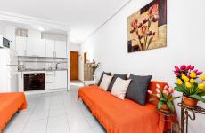 Estudio del primer piso con ascensor