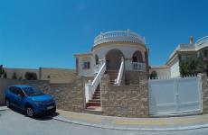 Villa zu verkaufen in der Nähe von Alicante