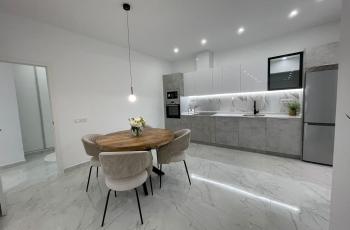 CALLE GUMERSINDO 上的新建房产！