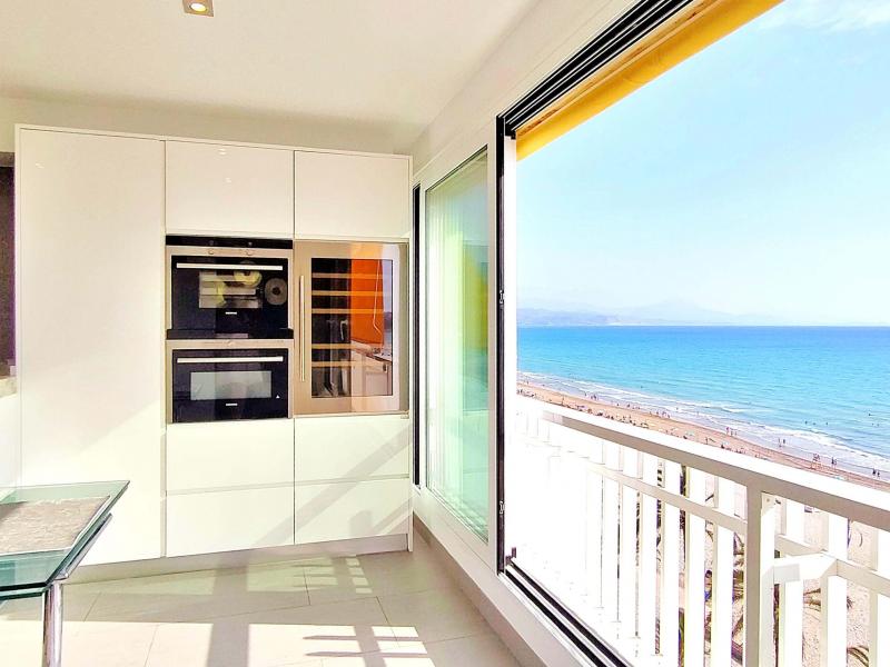 Gran apartamento con vistas al mar en Playa San Juan de Alicante