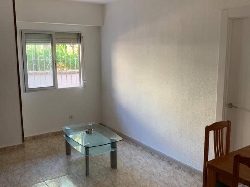 Flat in good condition not far from the sea