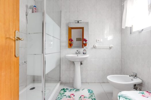 Обзаведено студио с асансьор и туристически лиценз в сърцето на Торевиеха