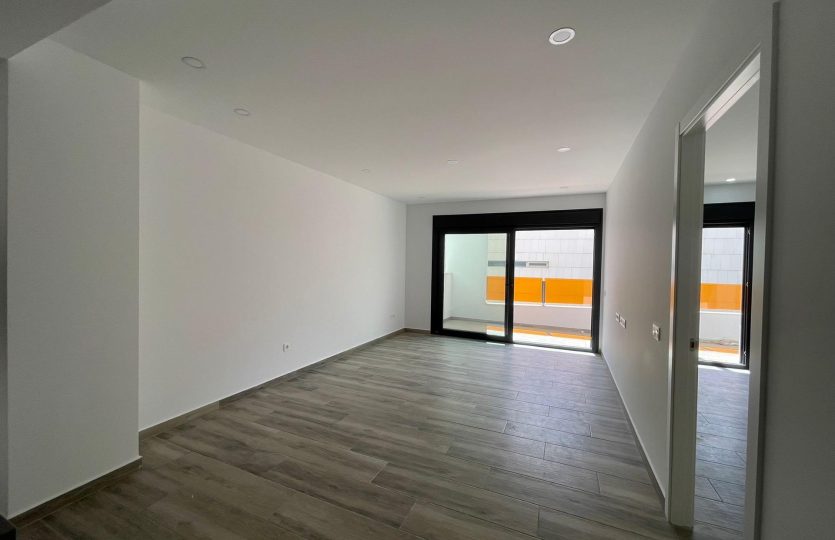 New Apartment with Pool and Gym – Torrevieja