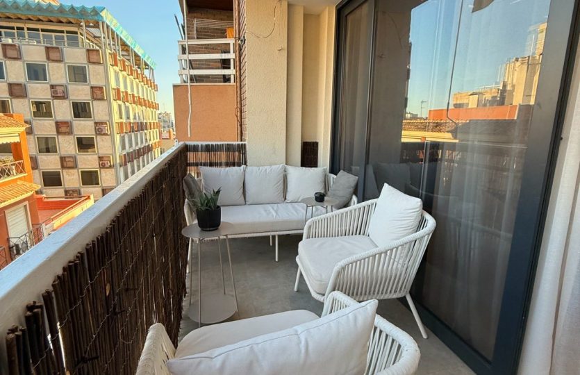 Buy property in Alicante Spain, with sea views.