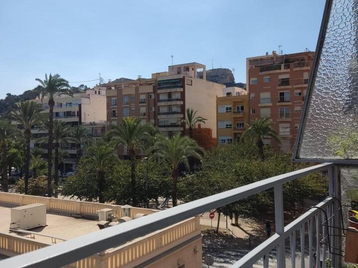 Cozy two bedroom apartment in front of the Archeological Museum