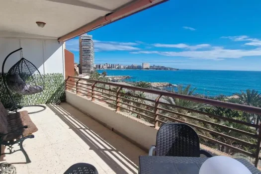 First line beach apartment Alicante