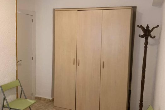 Flat in good condition not far from the sea