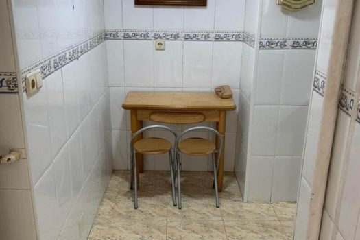 Flat in good condition not far from the sea