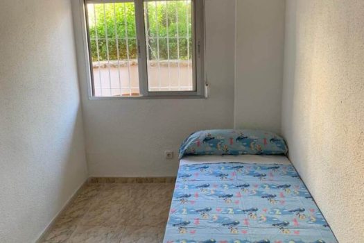 Flat in good condition not far from the sea