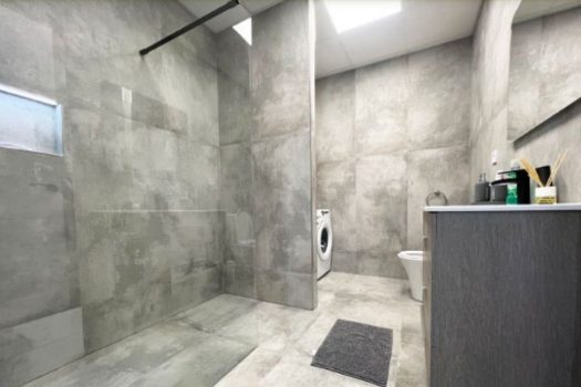 Renovated apartment in the city centre with great potential