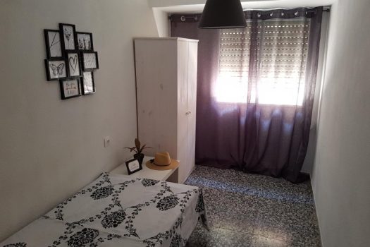 Nice 3 bedroom apartment close to the tram stop