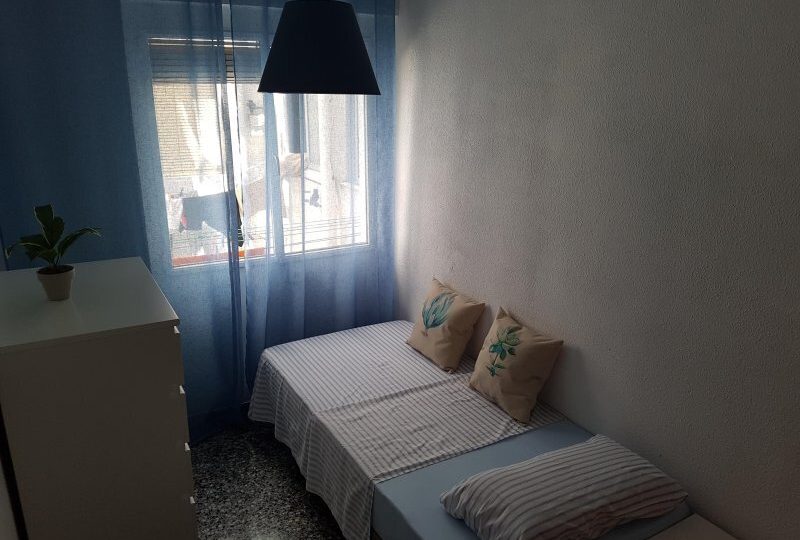 Nice 3 bedroom apartment close to the tram stop