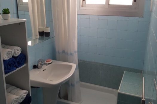 Nice 3 bedroom apartment close to the tram stop