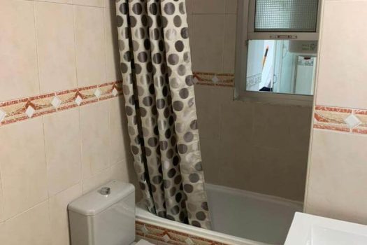 Flat in good condition not far from the sea