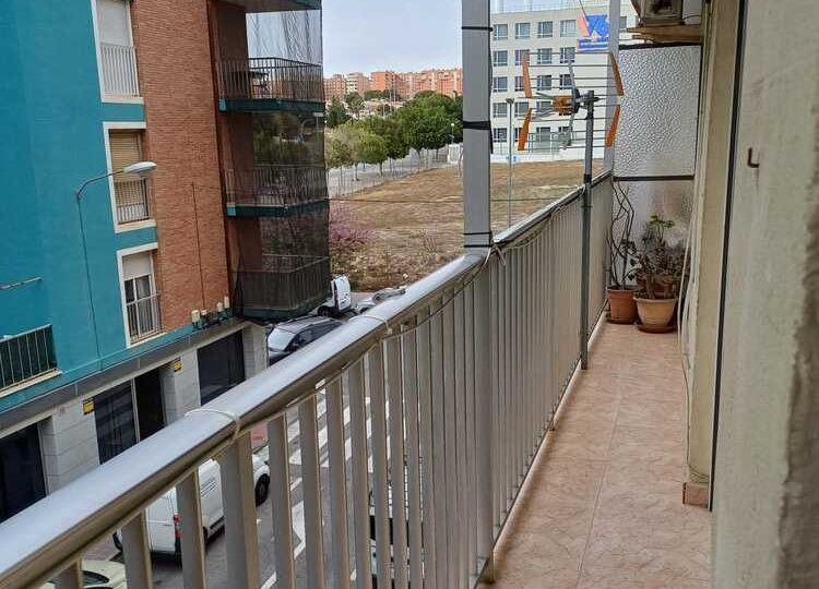 Cheap apartment near the sea and park in Alicante