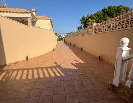 2 bedroom villa for sale in Playa Flamenca