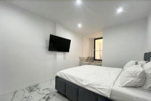 Renovated apartment in the city centre with great potential