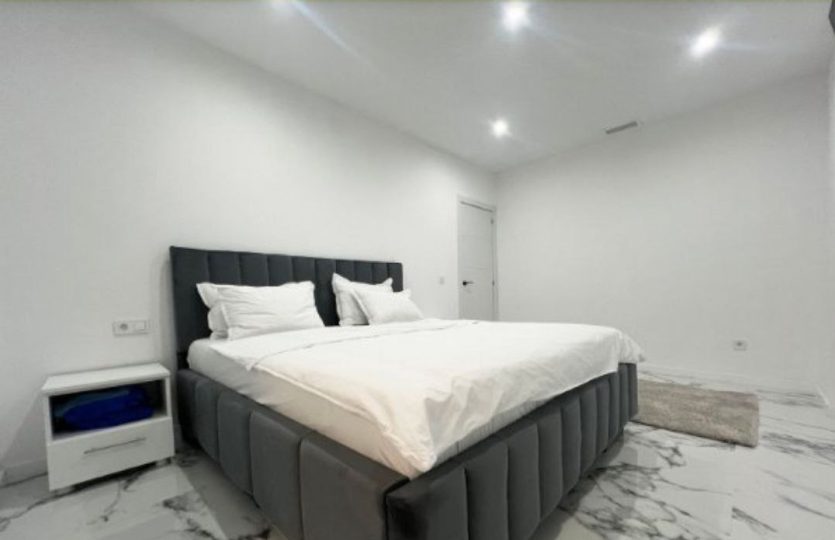 Renovated apartment in the city centre with great potential