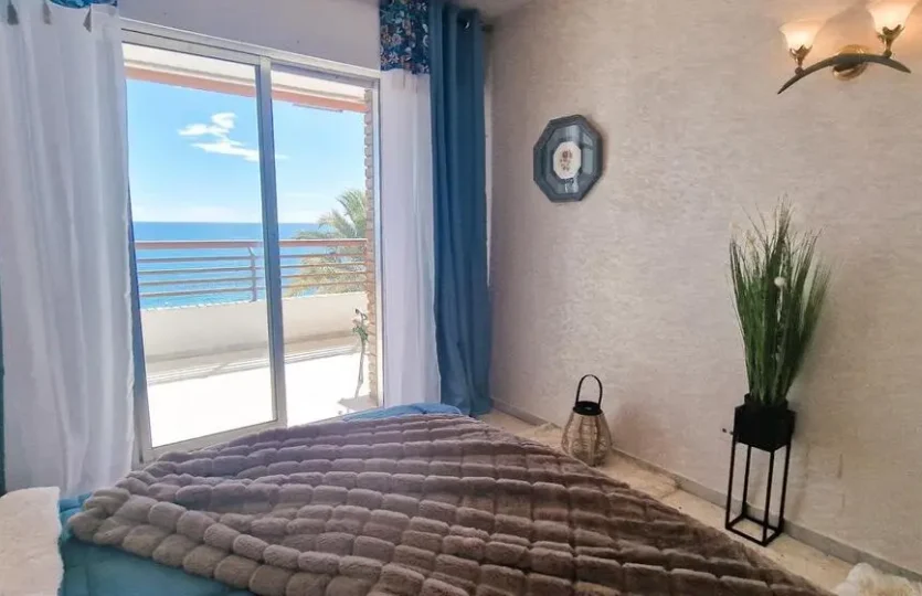 First line beach apartment Alicante