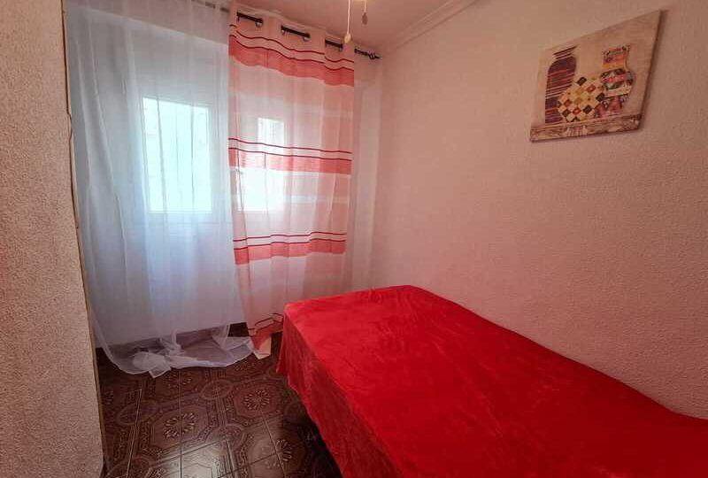 Big apartment in Alicante close to the beach