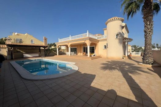 2 bedroom villa for sale in Playa Flamenca