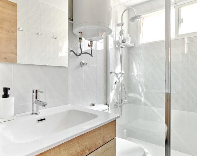 Apartment Torrevieja close to the sea modern bathroom with shower cabin and sink