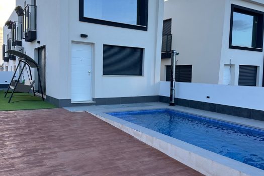 How much is rent in Spain – villa with pool