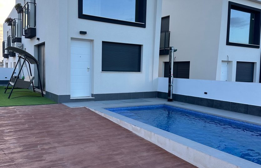 How much is rent in Spain villa with pool view house in Gran Alacant near Alicante