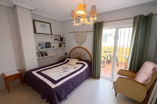 Buy apartment Torrevieja with large terrace