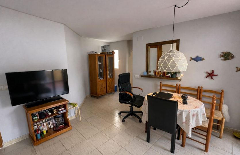 Buy apartment Torrevieja with large terrace — penthouse near the beach, dining area
